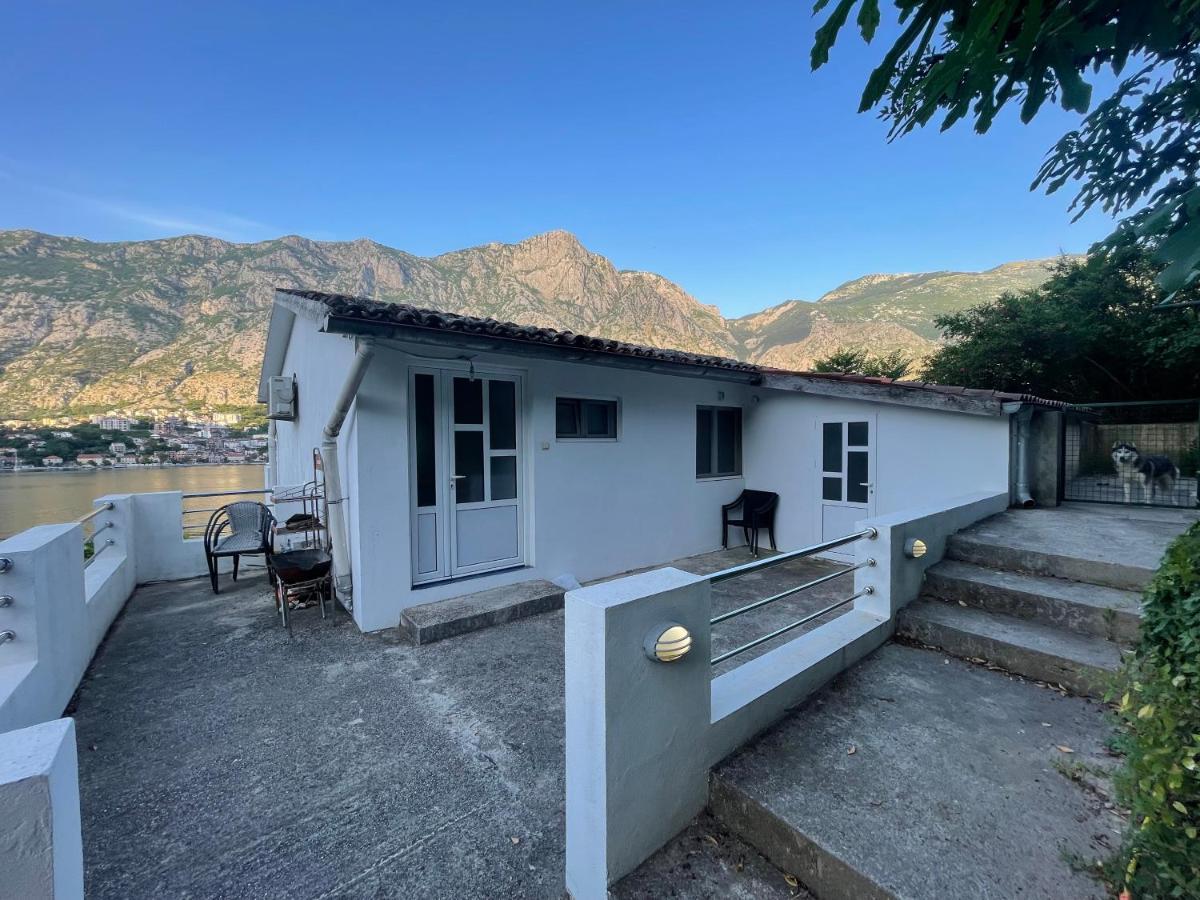 House With Big Terrace And Beautiful Sea View Villa Kotor Eksteriør bilde