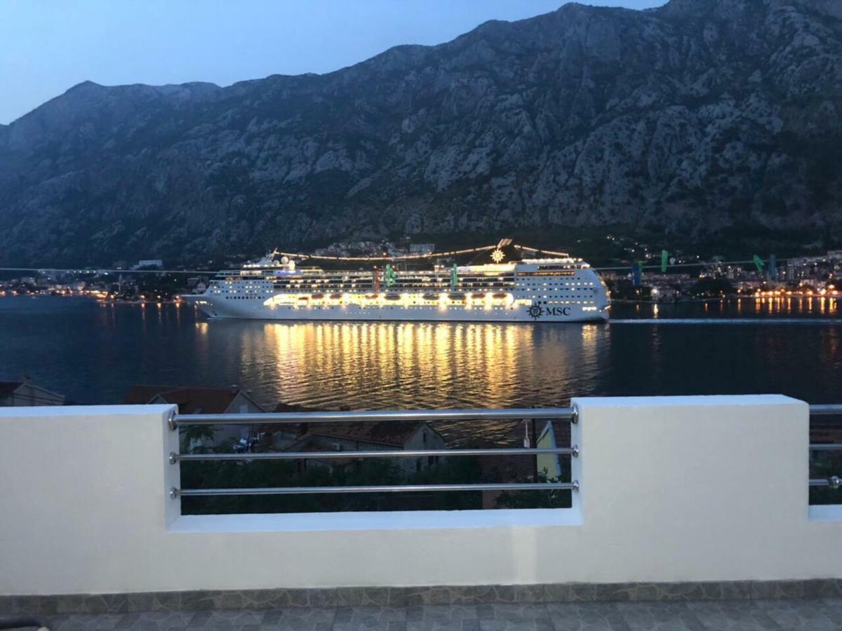 House With Big Terrace And Beautiful Sea View Villa Kotor Eksteriør bilde