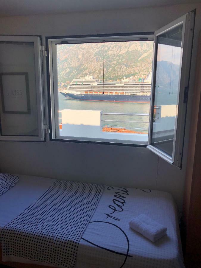House With Big Terrace And Beautiful Sea View Villa Kotor Eksteriør bilde